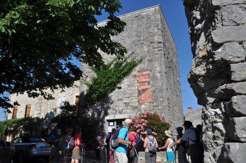17.06.25.219.tour carrée