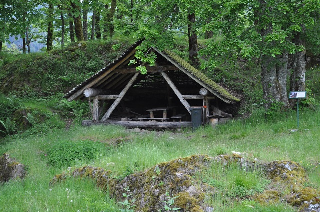19.05.30.331.vers la chapelle