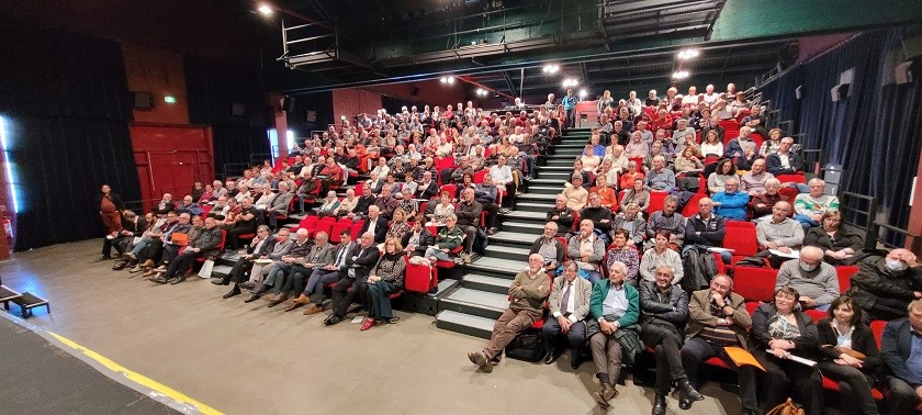 20 congressistes